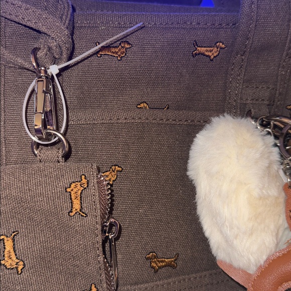 MADDEN GIRL Brown Mini Dachshund Tote - Picture 5 of 11